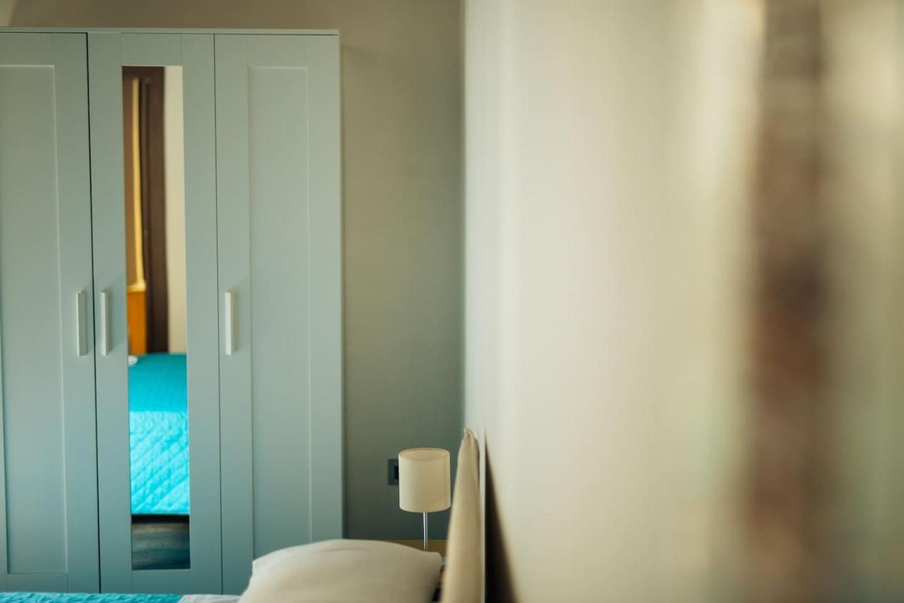 Domus Gisulfo Apartment Salerno Ngoại thất bức ảnh